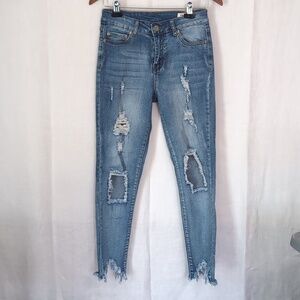 Urban Chic Light Wash Stretch Distressed Skinny Jean Raw Hem Size 5